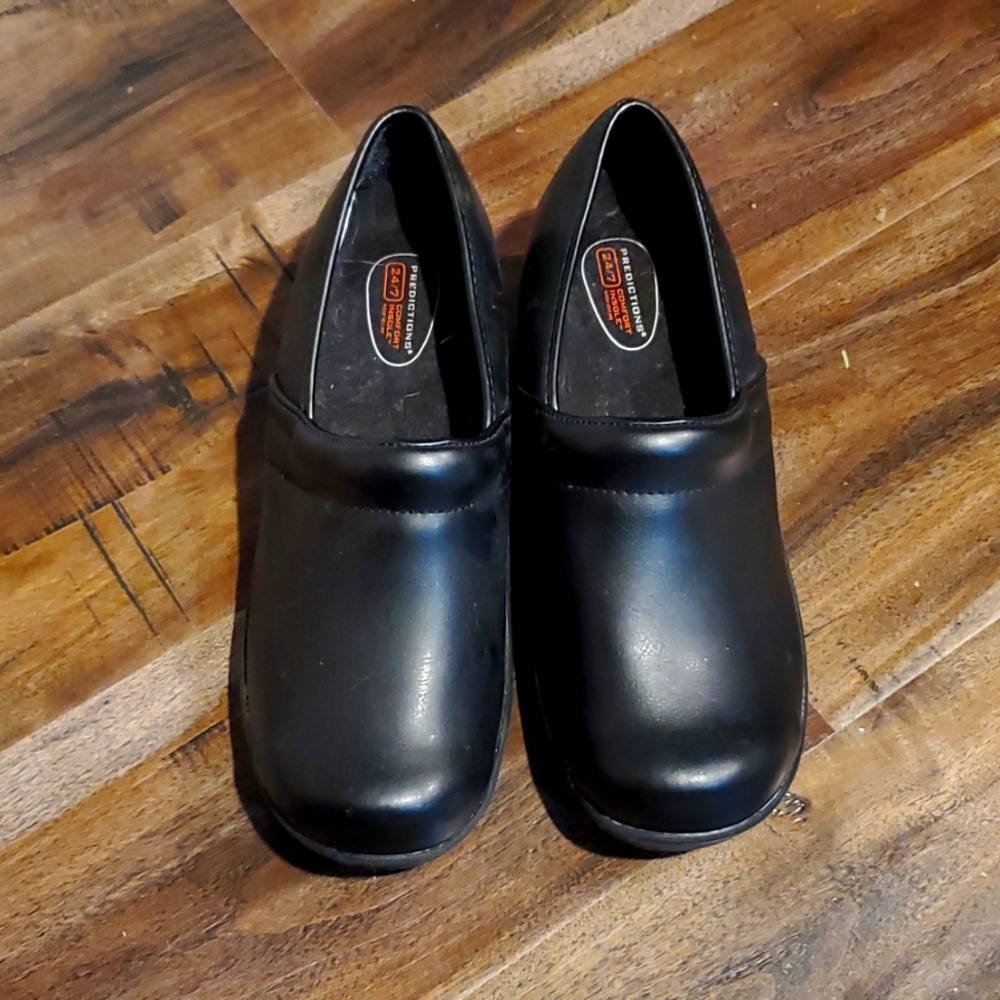 Professional clog shoes